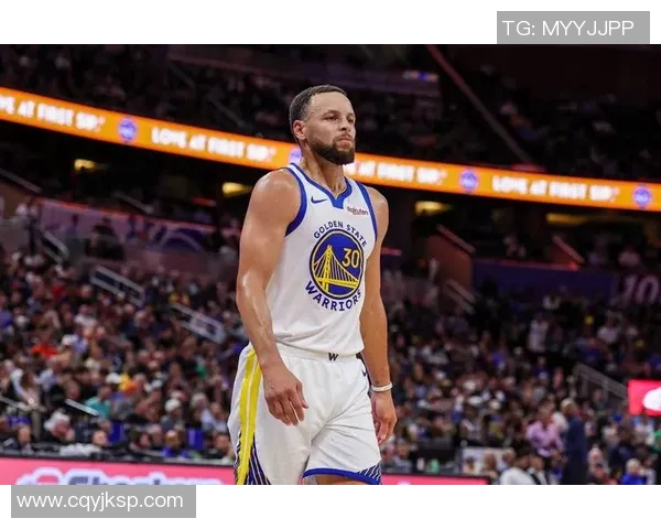 球迷炸锅：库里这一行为引热议！