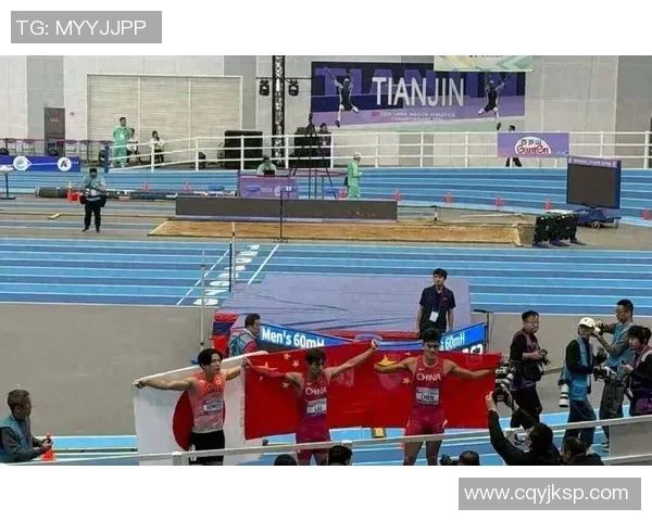 中国健将征战铁人三项世界杯,天气恶劣仍勇夺冠军 中国健将征战铁人三项世界杯,天气恶劣仍勇夺冠军